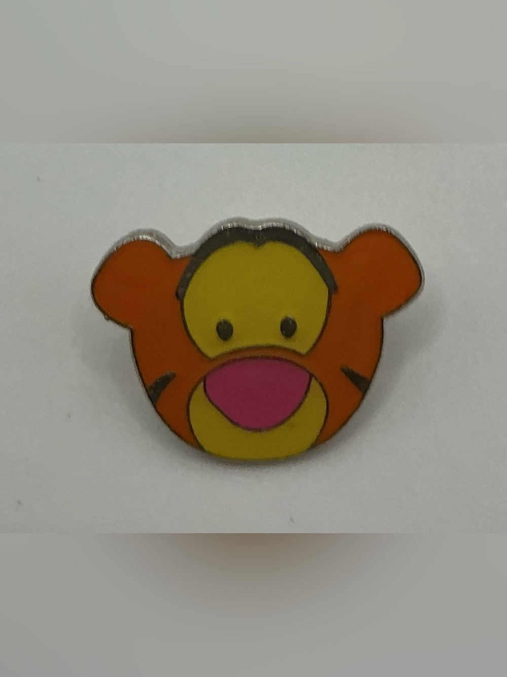 2007 DISNEY CUTE CHARACTERS COLLECTIBLE PIN TIGGER WINNIE THE POOH